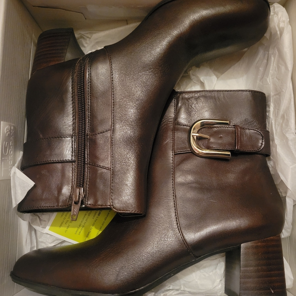 Nine West Women's Poppyo Mochachi M Ankle Boots 7.5